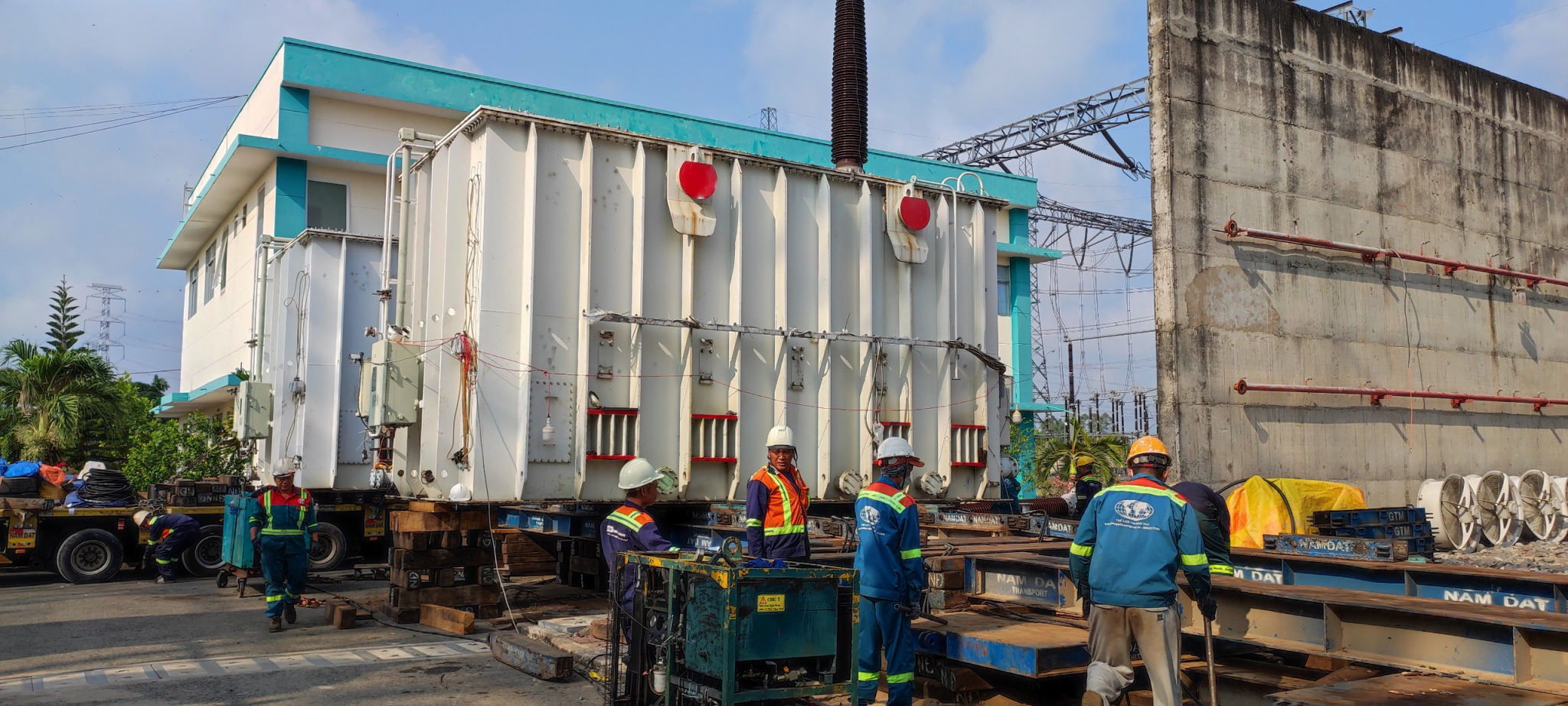 Máy biến áp TBEA 600 MVA (AT1) một thành viên trong gia đình Trạm 500kV Ô Môn 
